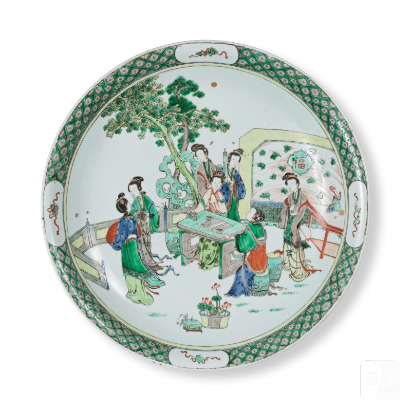 清 十九世紀 五彩仕女圖盤 | GRANDE ASSIETTE EN PORCELAINE DE LA FAMILLE VERTE - 图1